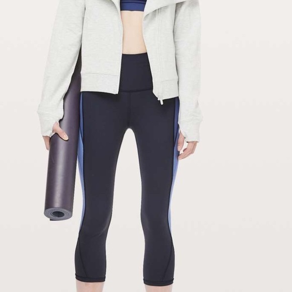 Lululemon Colour Me Ombre Crop *21"
Midnight Navy / Gatsby Blue / Visto Blue - Picture 2 of 10
